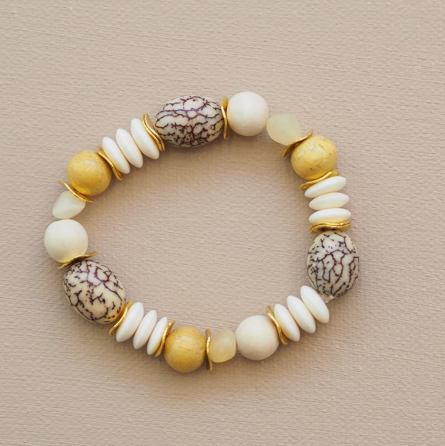 Armband SAMA aus Perlenmix