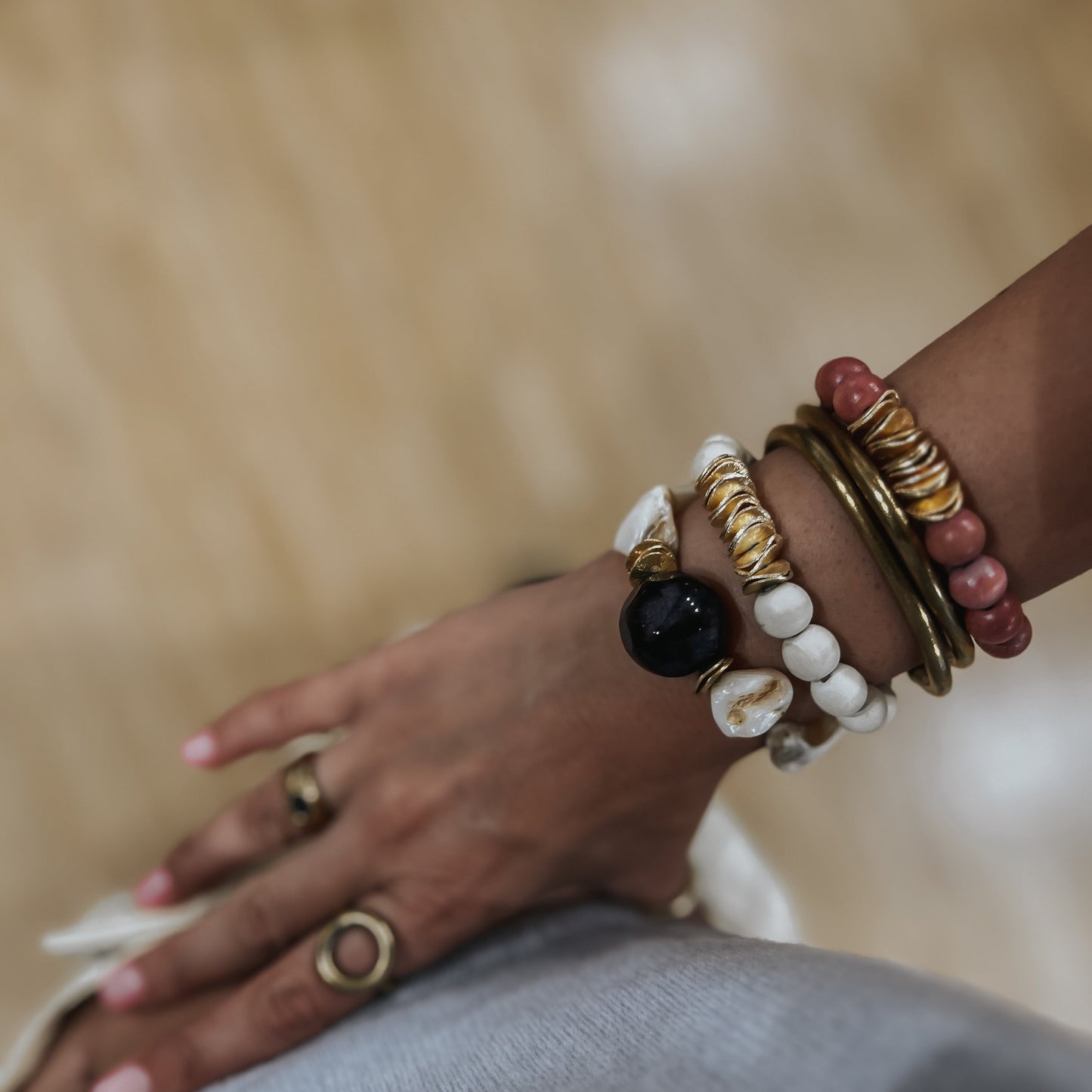 Armband altrosa aus Holzperlen RAYA