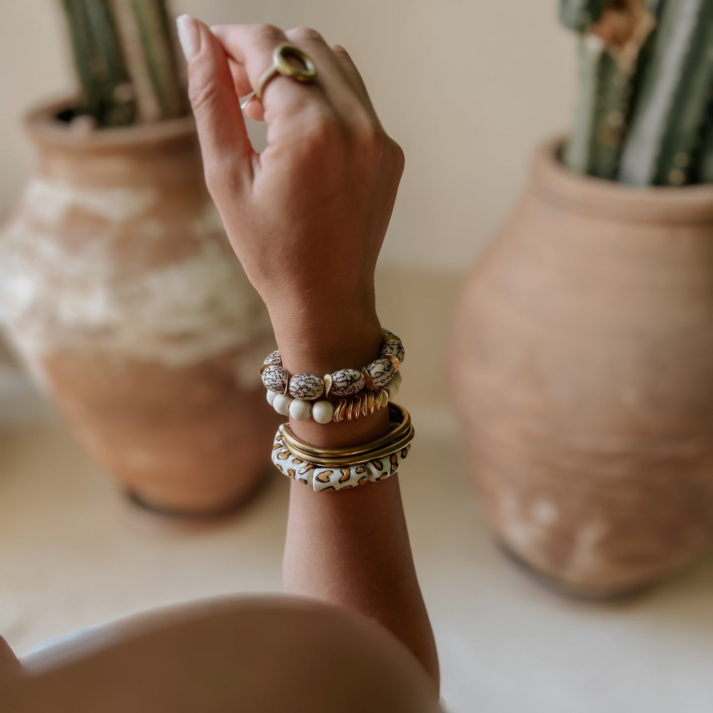 Armband aus Betelnussperlen in Olivenform BETTY
